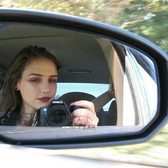 Meet your Posher, Leigh - Picture 2 of 2